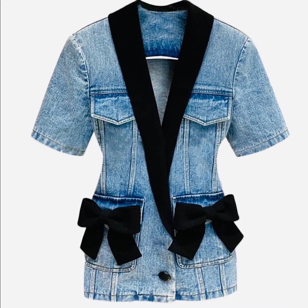 💙Super Sexy Denim Jacket/Blazer w/ Pocket Bows and black neckline tuxedo style🖤